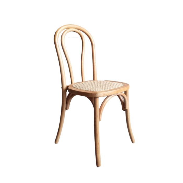 Scaun de evenimente Provence din lemn masiv cu design rustic elegant, pentru nunți în aer liber și restaurante - fata