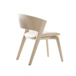 Scaun Fiora din oțel inoxidabil cu design elegant și structură rezistentă, ideal pentru saloane de evenimente, restaurante și hoteluri - semiprofil